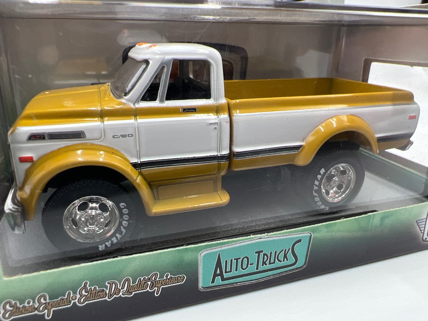 M2 Machines Auto Trucks 1970 Chevrolet C60 Truck Yellow/White R54