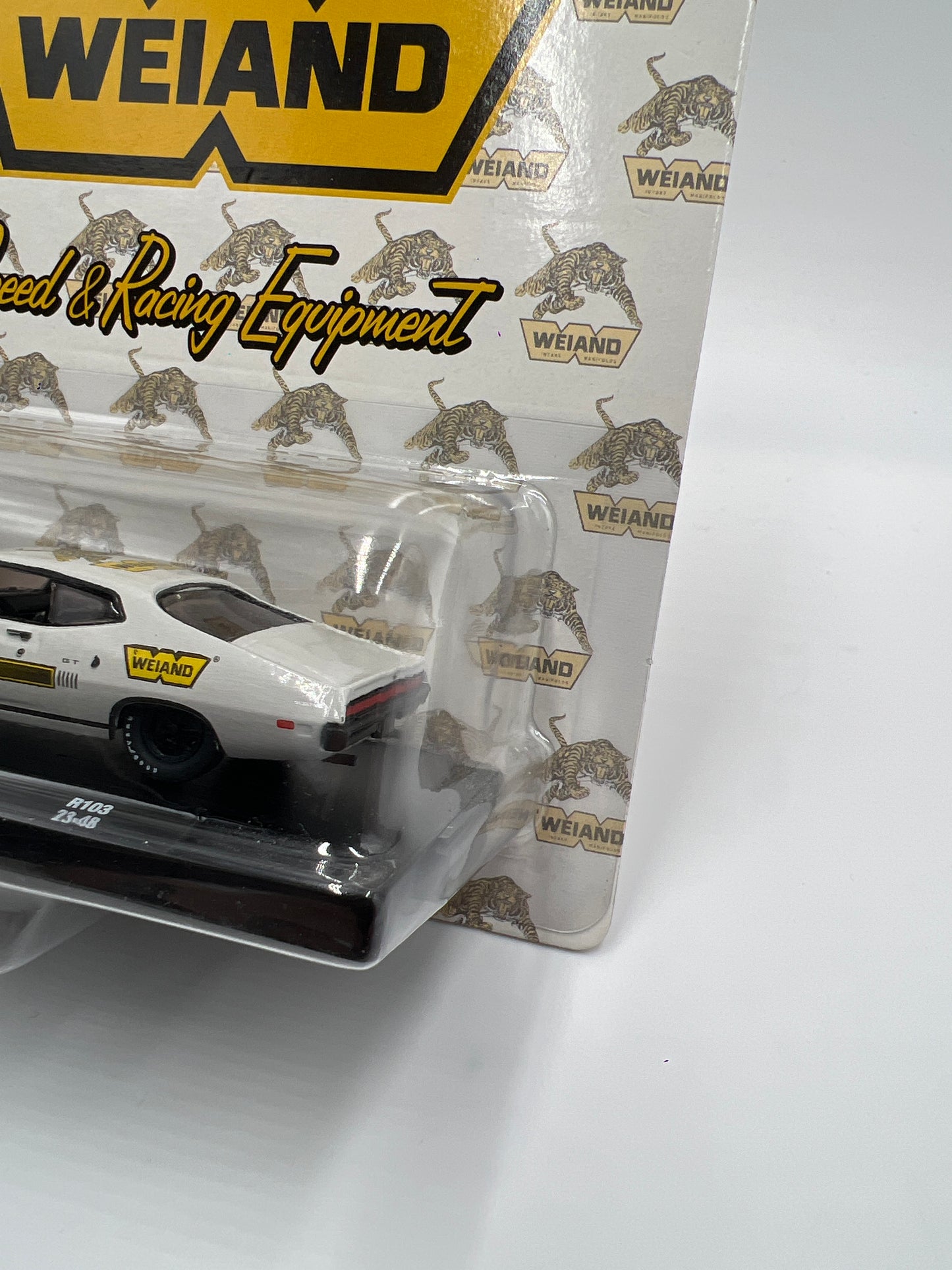 M2 Machines Auto-Drivers 1970 Ford Torino GT 429 SCJ White Weiand R103 190G