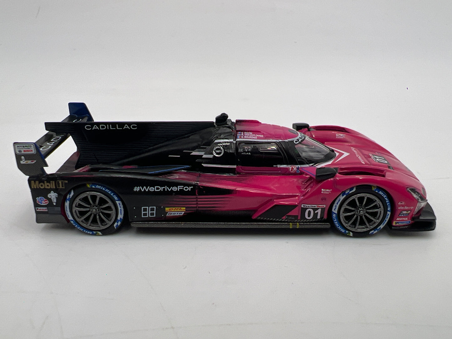 Mini GT #1010 Cadillac V-Series.R #01 2024 IMSA Petit Le Mans Cadillac Racing