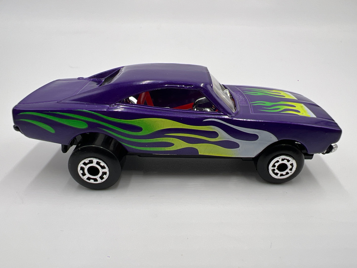 Matchbox 1/64 Orange Peel Purple Loose