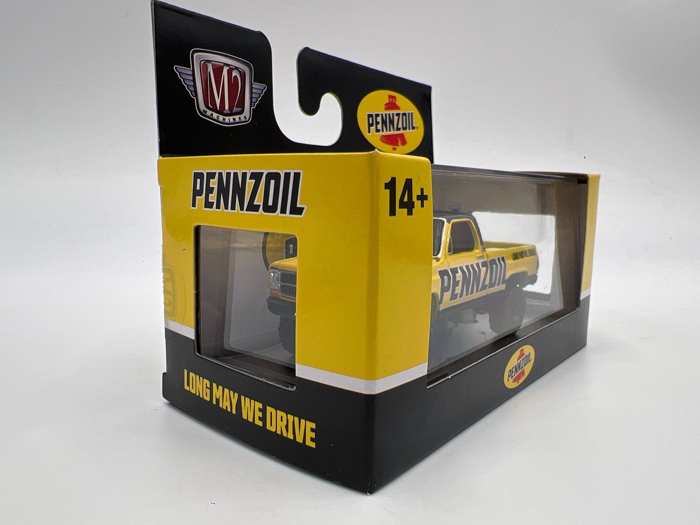 2025 M2 Machines Detroit Muscle 1976 GMC Sierra Grande 15 4x4 Yellow Pennzoil R87