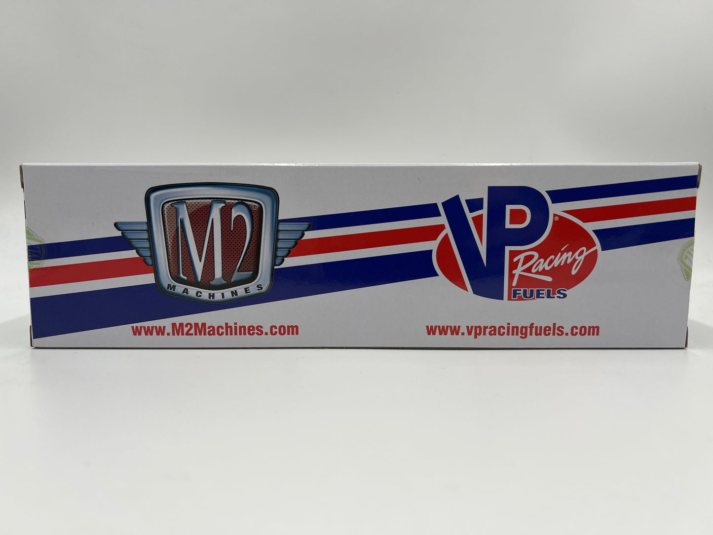 M2 Machines Auto Haulers VP Racing 1970 Dodge L600 & 1969 Plymouth Road Runner 440 6-Pack R43