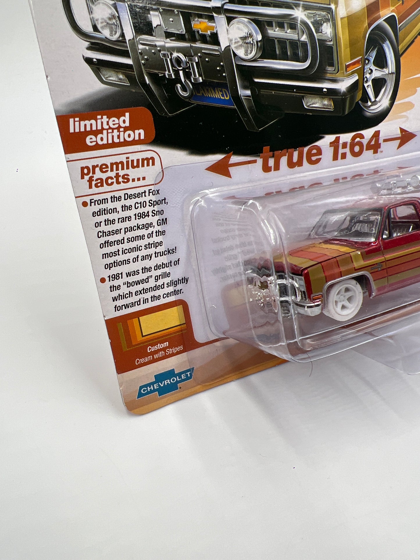 2025 Auto World Muscle Trucks Hobby Exclusive Special Edition Ultra Red CHASE 1981 Chevy Silverado Fleetside W/Protector