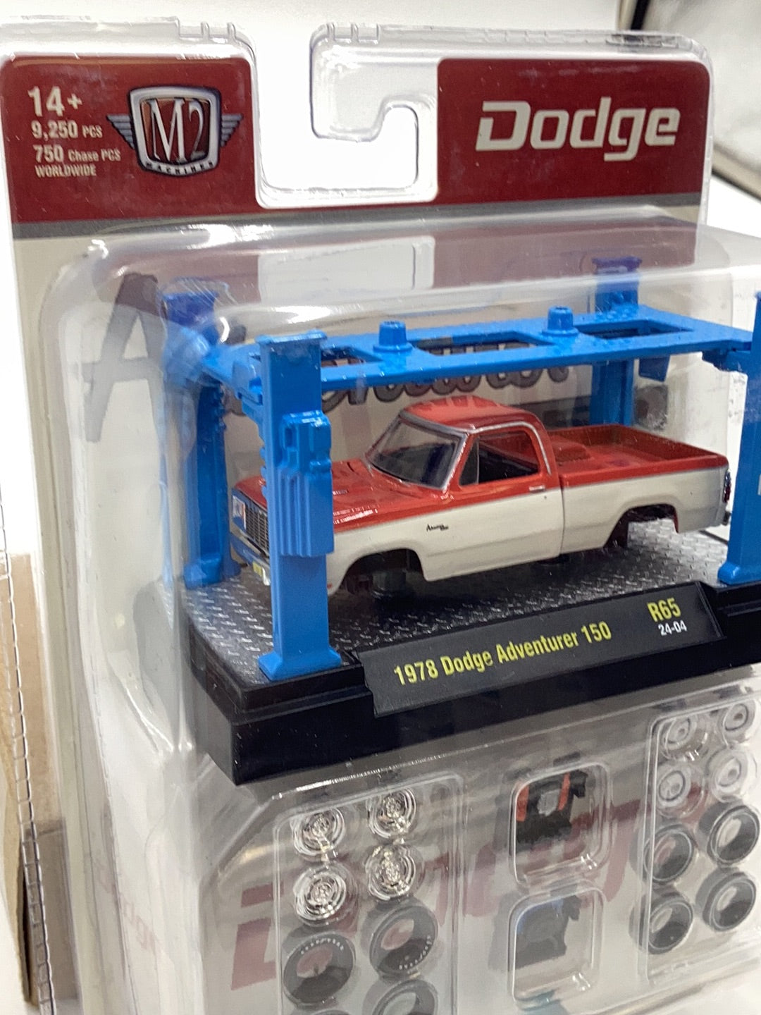 M2 Machines Model-Kit release R65 1978 Dodge Adventurer 150 201H