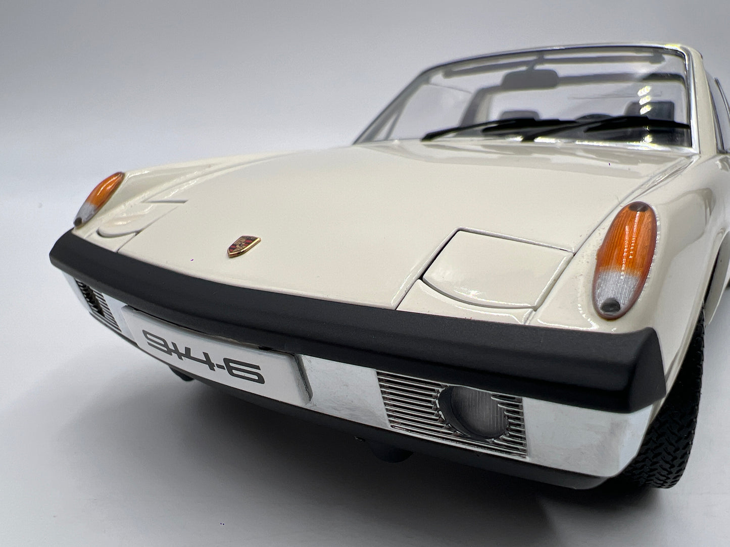 Rare AutoArt 1/18 Scale Porsche 914-6 Ivory White Loose VHTF Exceptional Detail