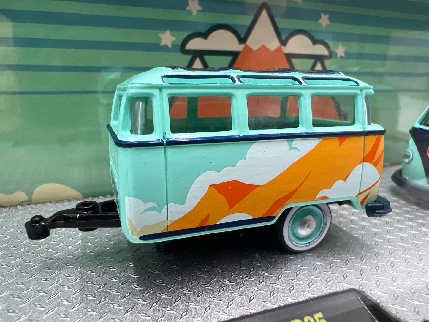 2025 M2 Machines Auto Haulers 1959 VW Double Cab Truck USA Model & 1960 VW Delivery Van & Trailer R85