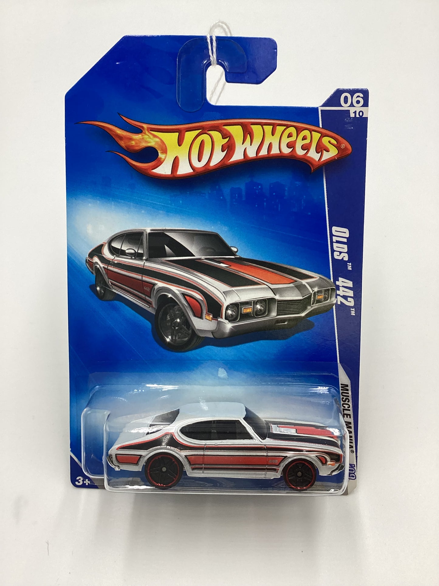 2009 Hot Wheels #082 Olds 442 White/Black/Red