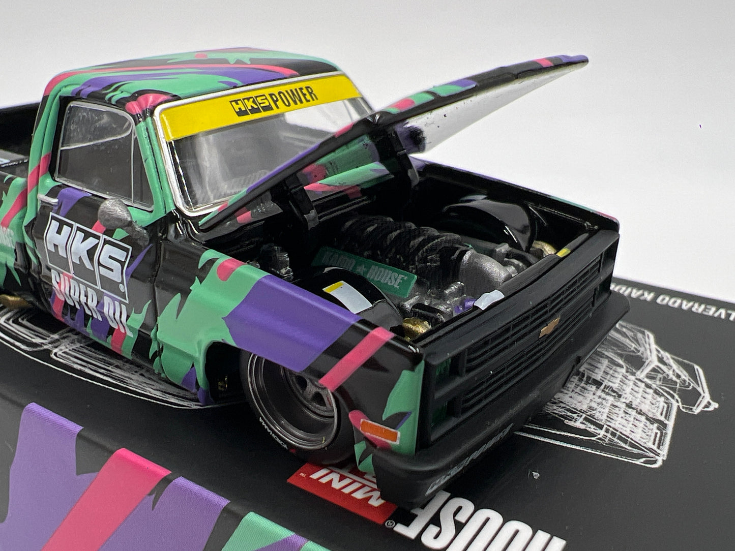 Mini GT x Kaido House #174 Chevrolet Silverado Kaido HKS V1