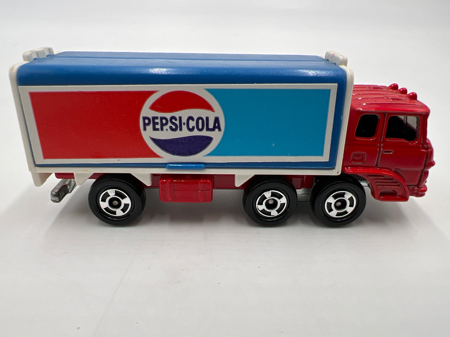 Tomica No. 7 Fuso Truck Pepsi Cola Red Loose