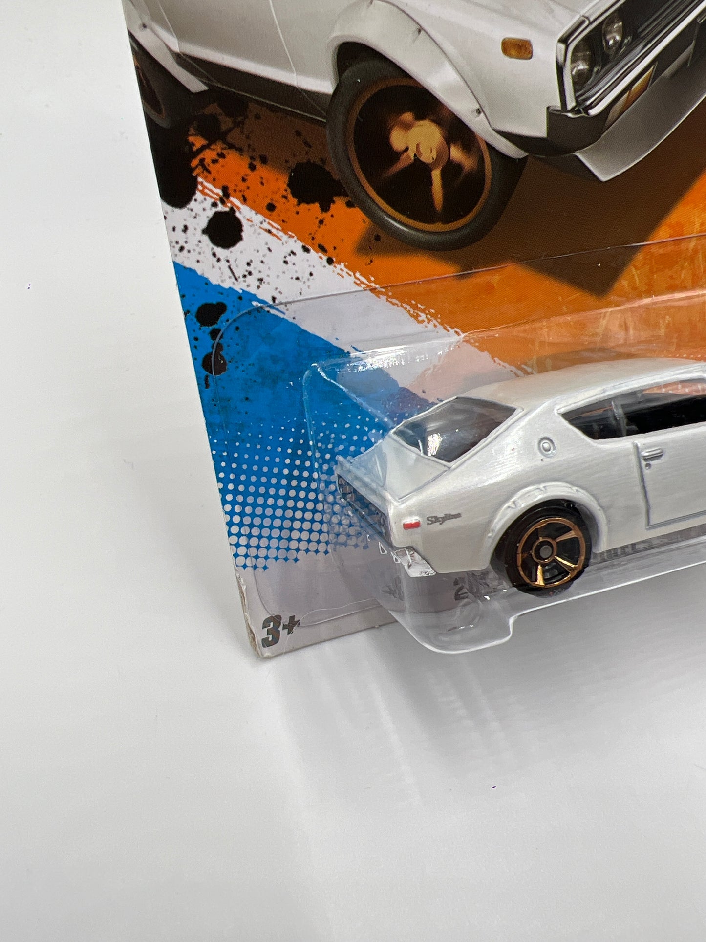 2011 Hot Wheels New Models #22 Nissan Skyline H/T 2000GT-R White