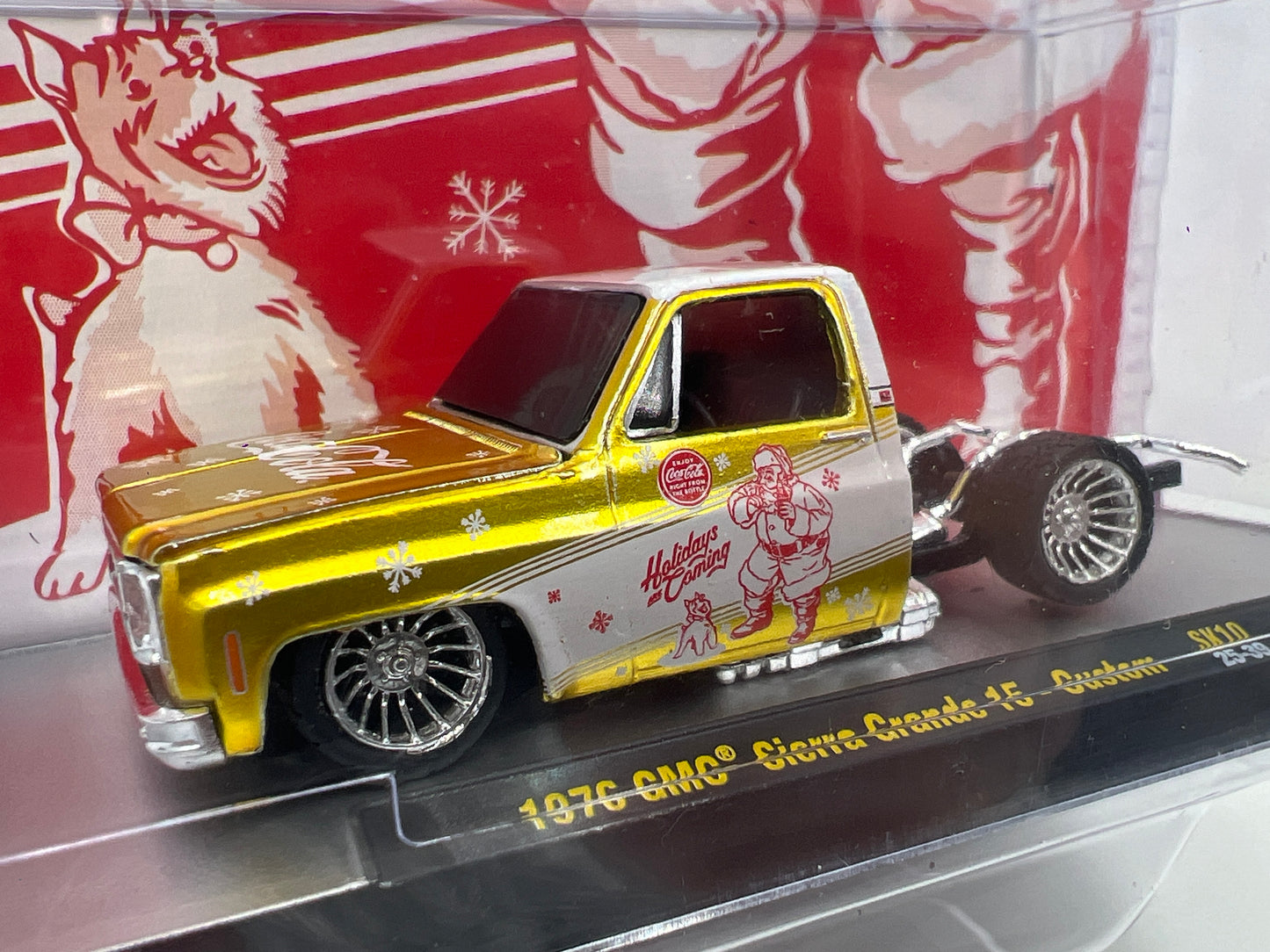 2025 M2 Machines Coca Cola Holidays 1976 GMC Sierra Grande 15 Custom Gold SK10 194B