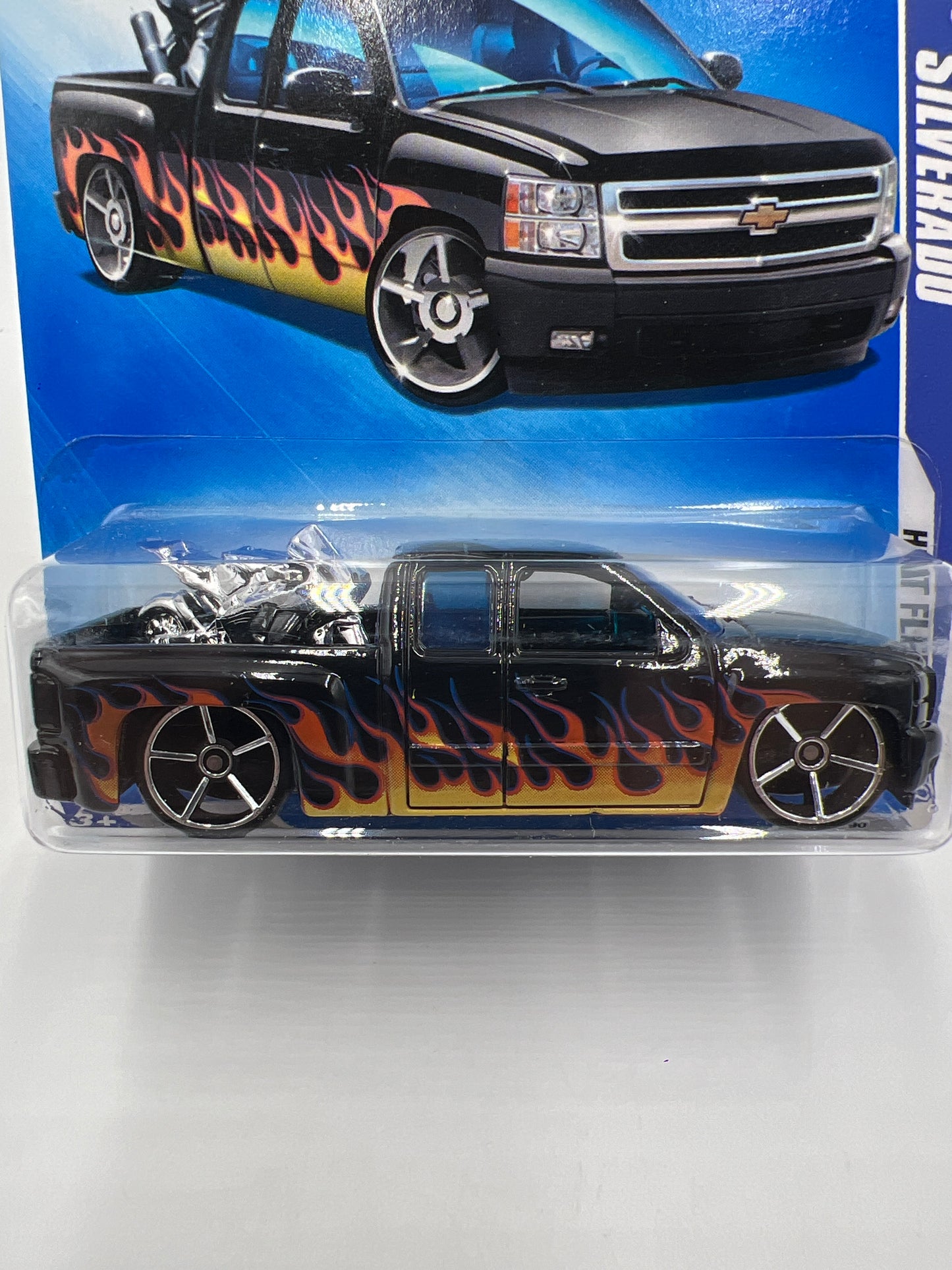 2009 Hot Wheels Heat Fleet #117 Chevy Silverado Black W/Protector