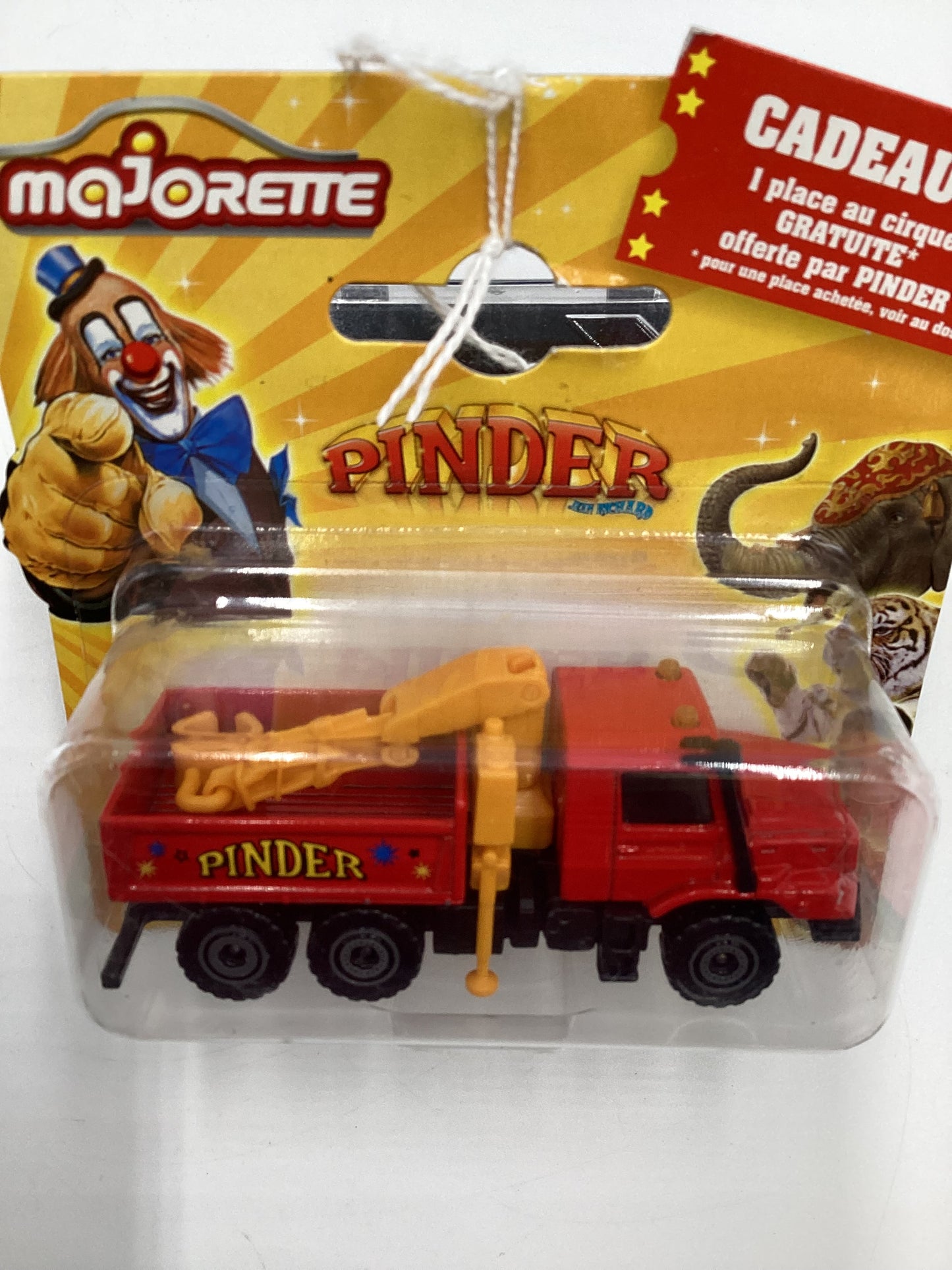 Majorette Pinder Mercedes Benz Zetros Red ZZ4