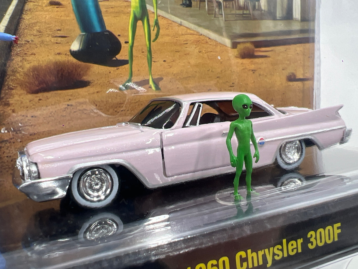 2025 M2 Machines Diorama 1960 Chrysler 300F Pink R16 198H