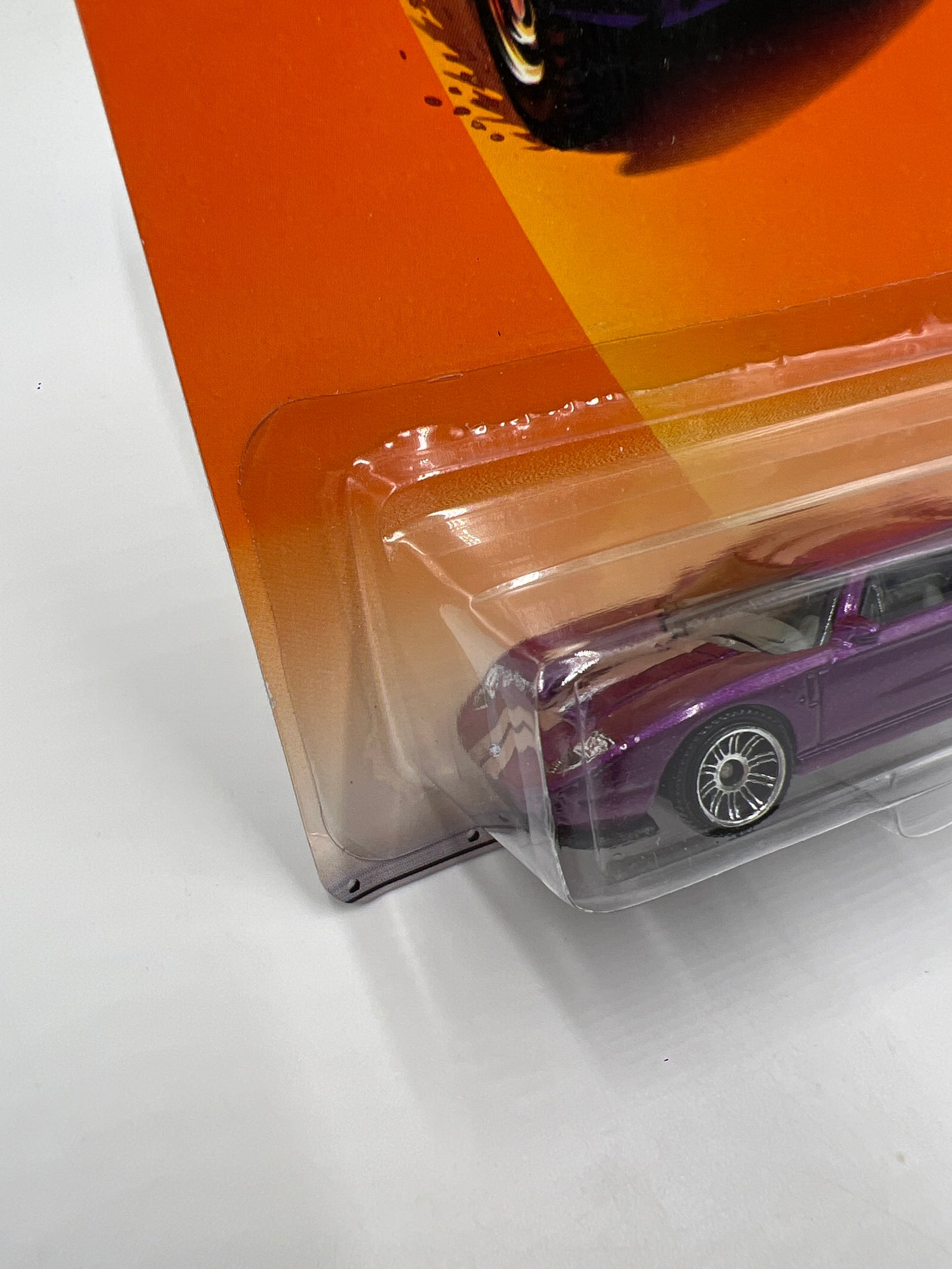 Matchbox Sports Cars #13 Ford GT Purple Card Has Crease