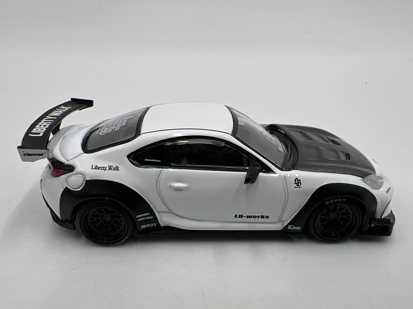 Mini GT #769 MiJo Exclusive Toyota GR86 LB Nation White
