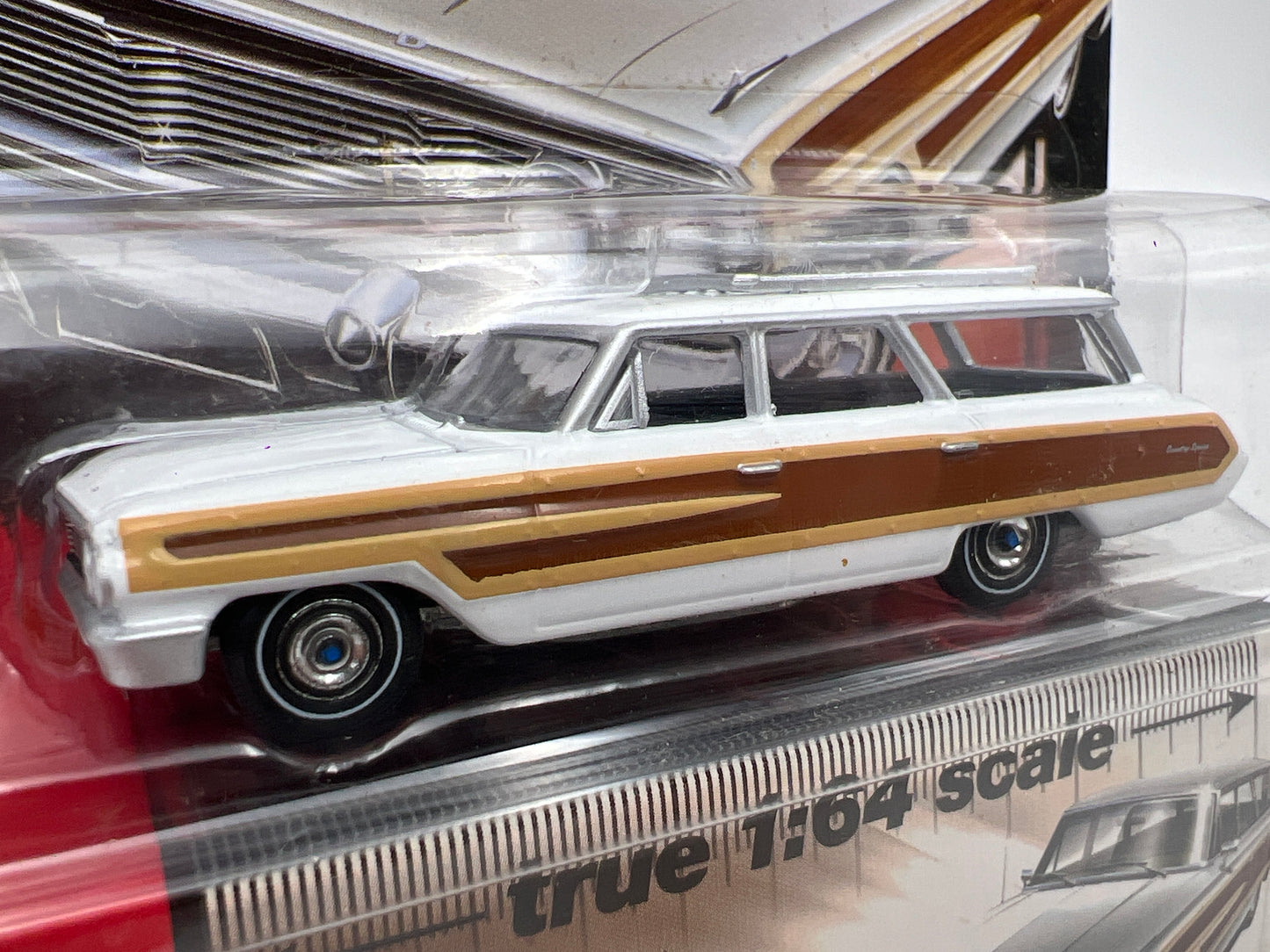 Auto World Muscle Wagons #5 1964 Ford Country Squire White