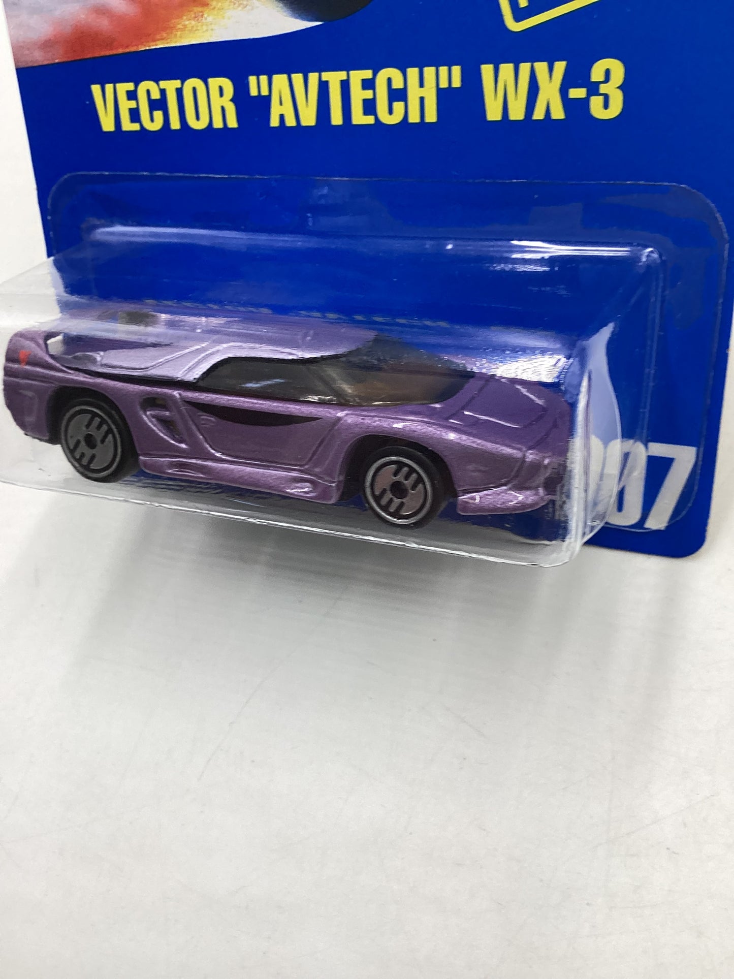 Hot Wheels Blue Card Collector No. 207 Vector Avtech WX-3 Purple UH Chrome Wheels