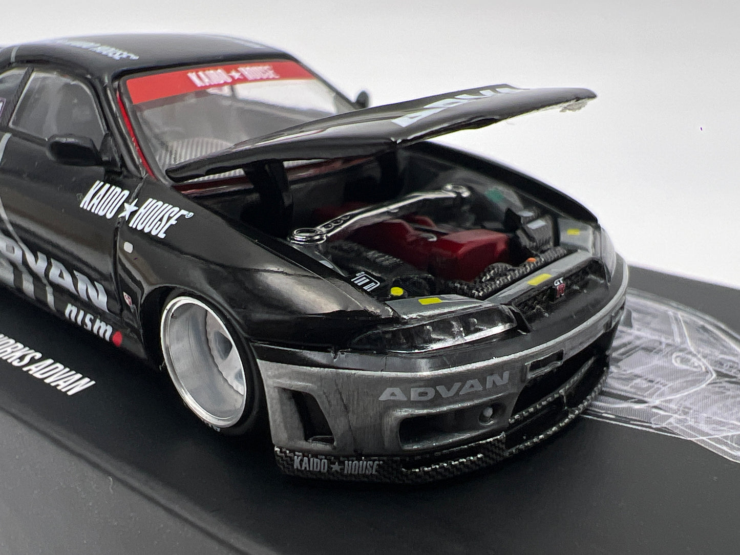 Mini GT Kaido House #191 CHASE Nissan Skyline GT-R R33 Kaido Works Advan