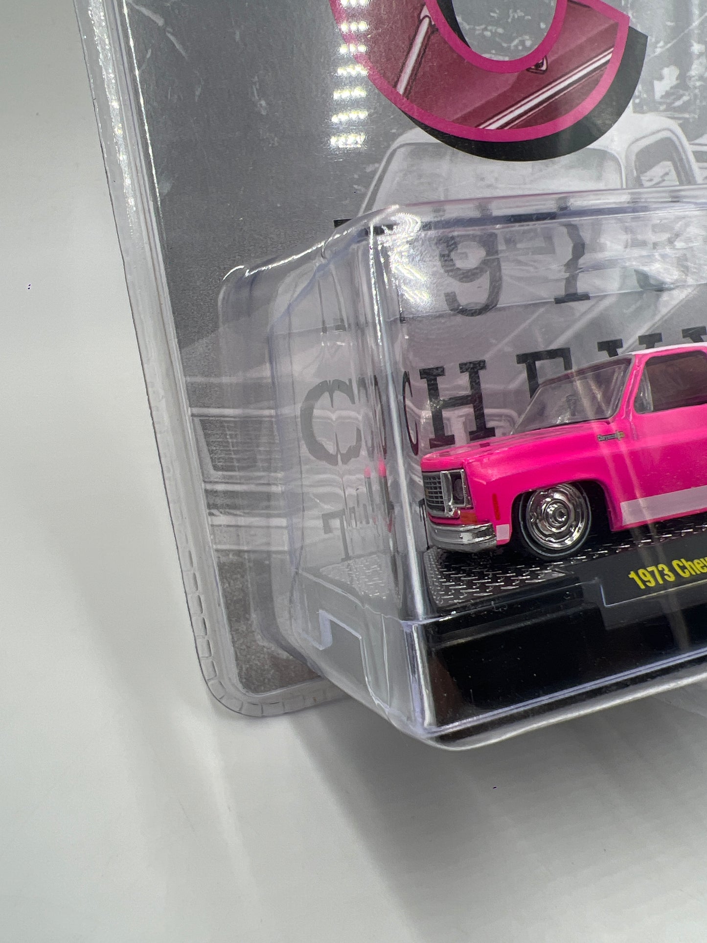 M2 Machines Diecastz C 1973 Chevrolet Cheyenne 10 Pink RZ02