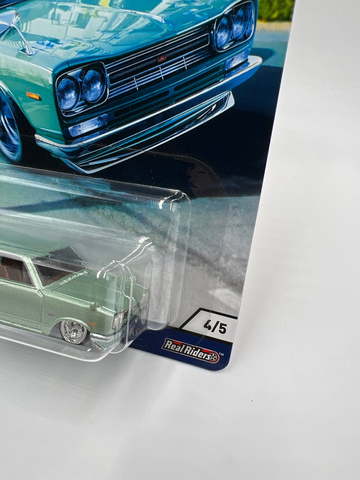 Hot Wheels Premium Cargo Carriers #4 Nissan C10 Skyline Wagon Light Green