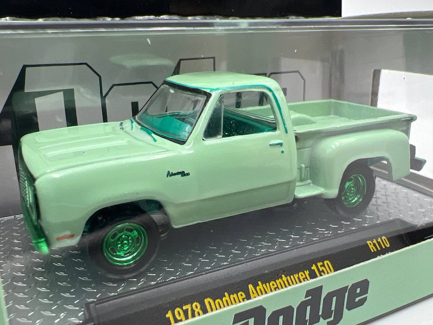 M2 Machines R110 CHASE 1978 Dodge Adventurer 150 Green