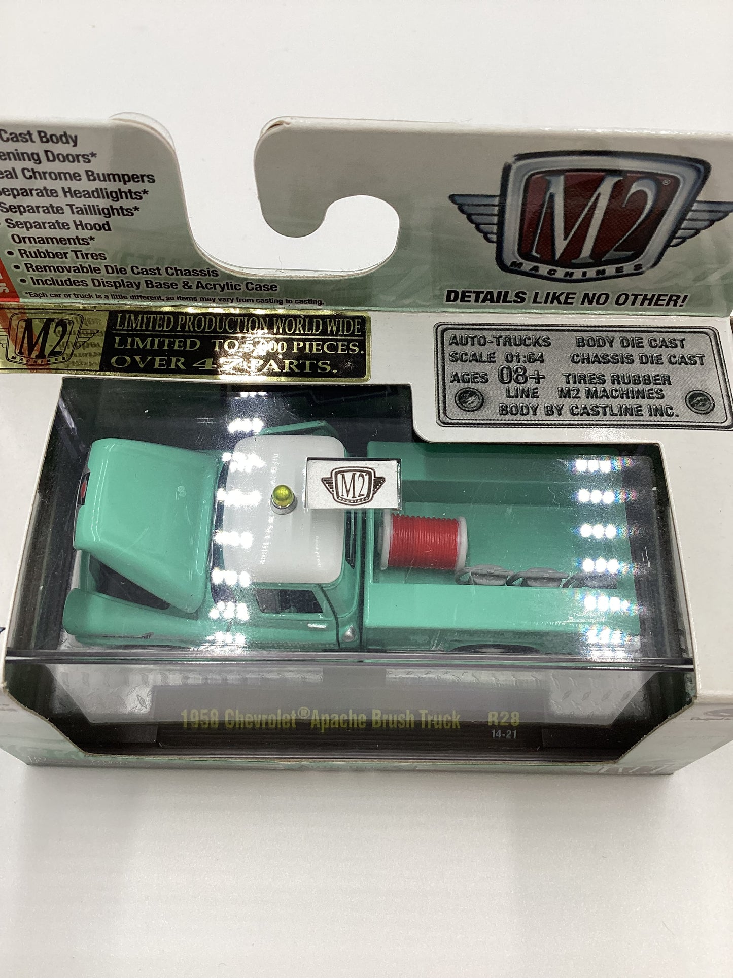 M2 Machines Auto Trucks Forest Ranger 1958 Chevrolet Apache Brush Truck R28