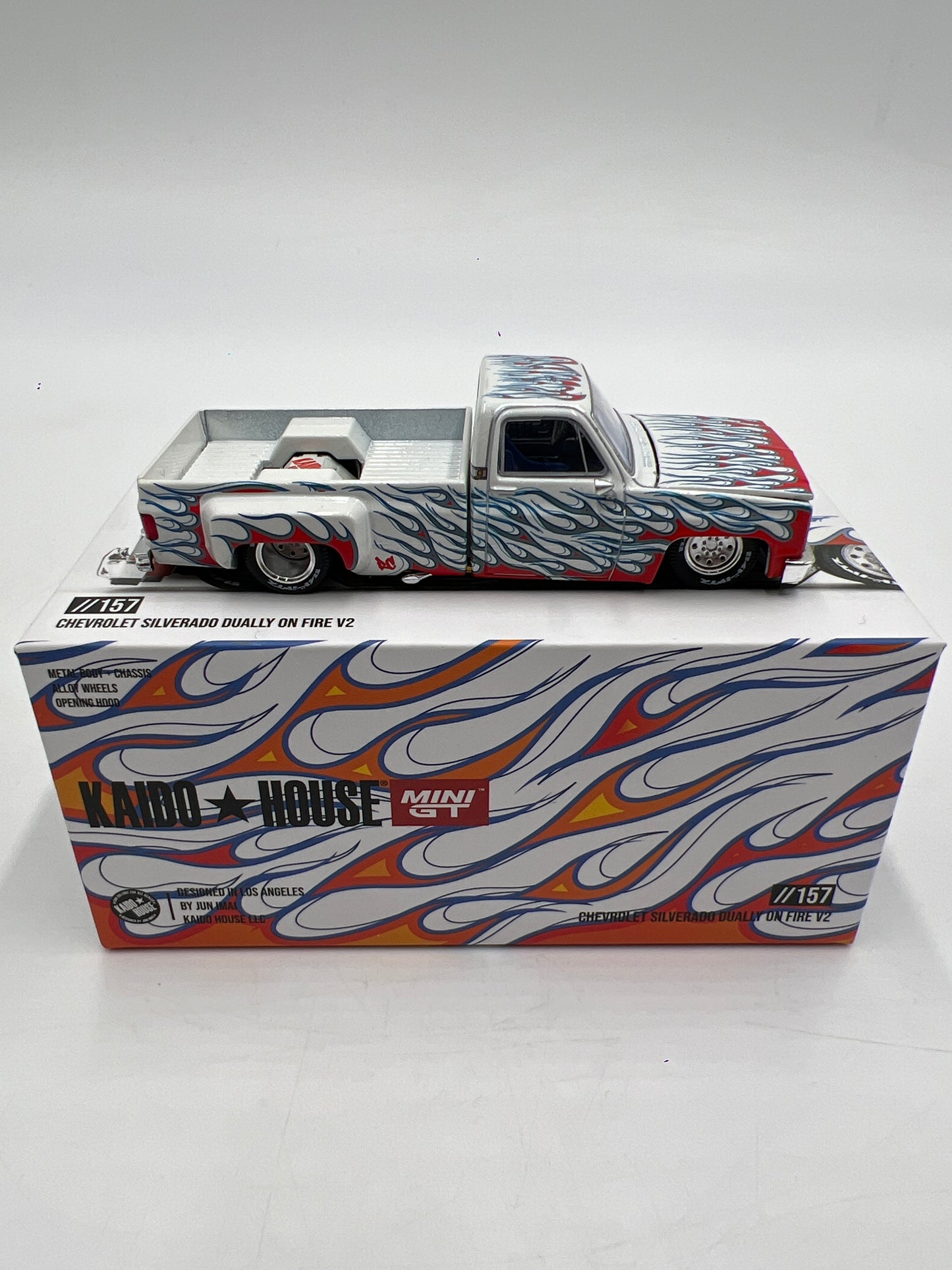 Mini GT x Kaido House #157 Chevrolet Silverado Dually On Fire V2 White