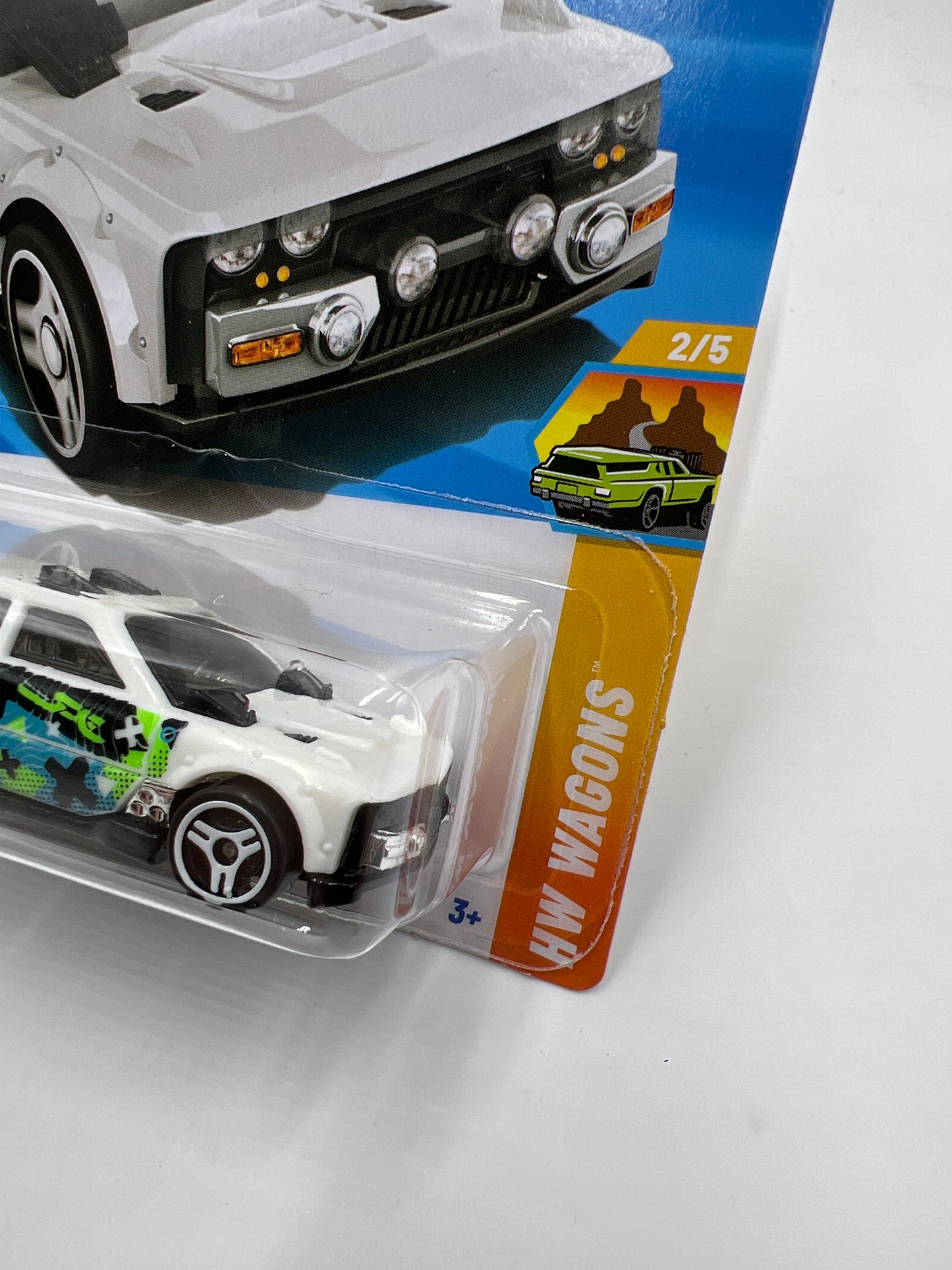 2025 Hot Wheels J Case HW Wagons #184 Track Dwagon White 67E