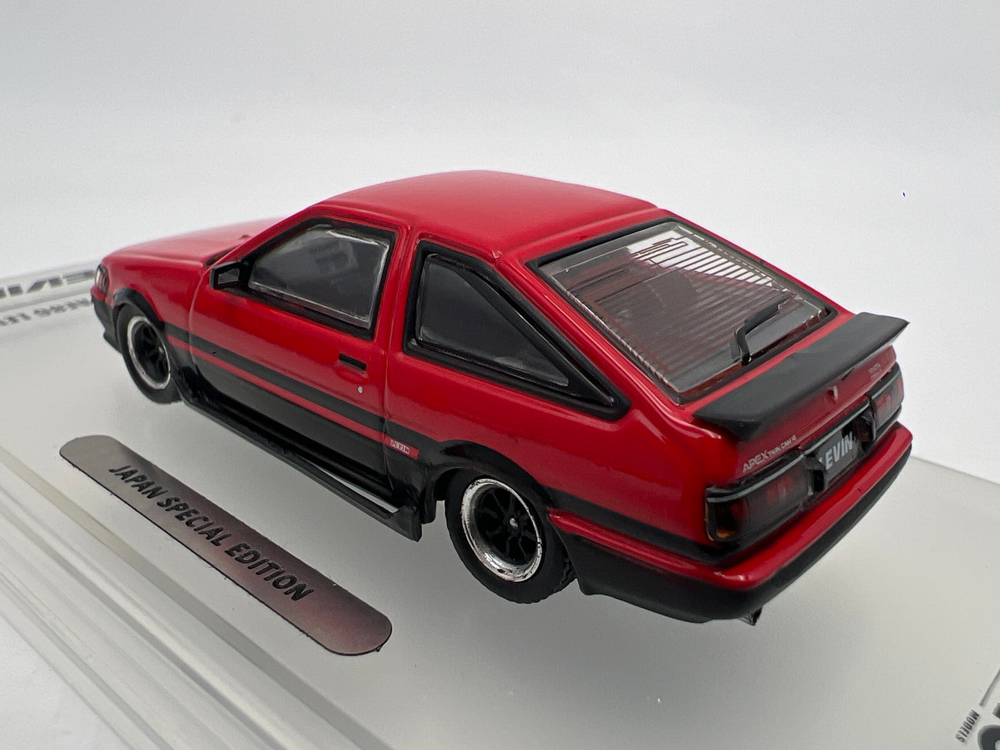 Inno64 1/64 Japan Special Edition Toyota Corolla AE86 Levin Red