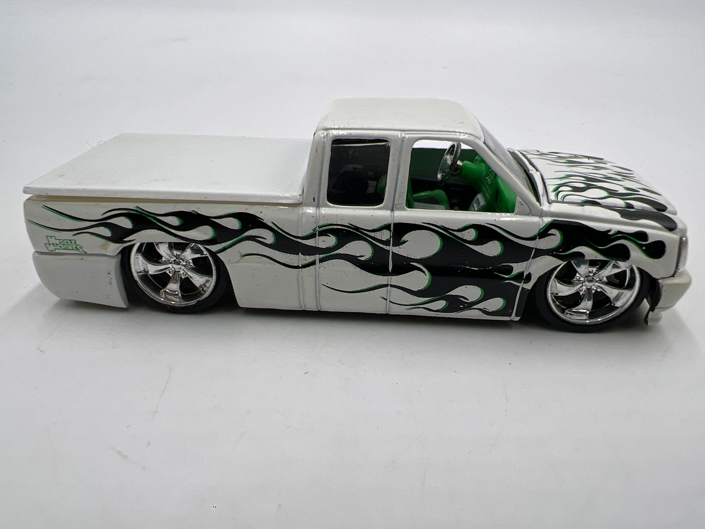 Muscle Machines Truckin Radillac White Loose