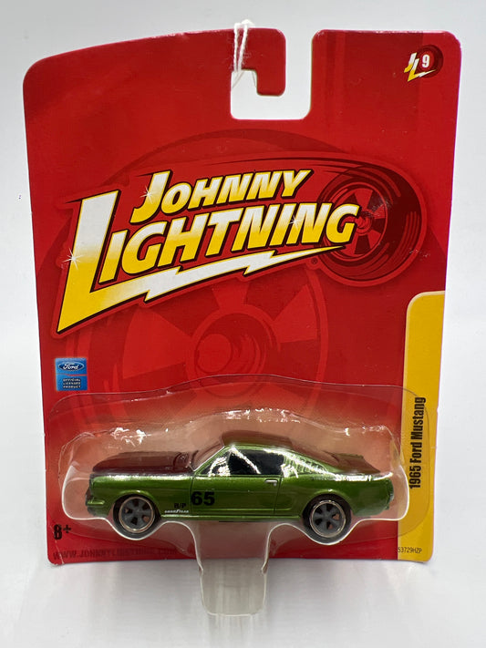 Johnny Lightning Small Card 1965 Ford Mustang Green