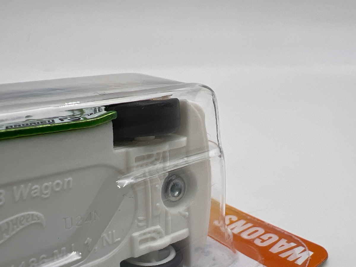 2025 Hot Wheels Factory Sealed Super Treasure Hunt & Mainline #245 BMW M3 Wagon Green W/Protector Cracked Blister