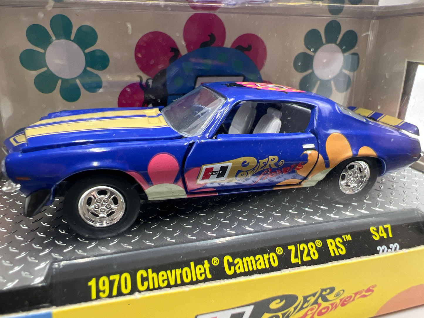 M2 Machines Hurst Power Flowers 1970 Chevrolet Camaro Z/28 RS Blue S47