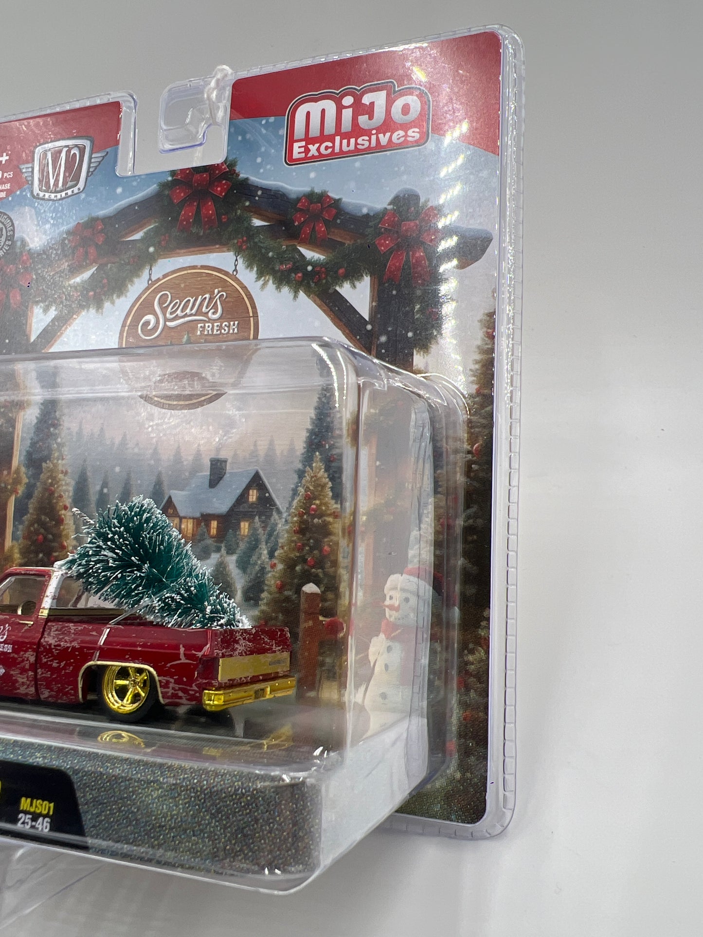 M2 Machines MiJo Exclusives Diorama CHASE Seans Fresh Tree Farm 1977 Chevrolet Silverado 10 Red MJS01