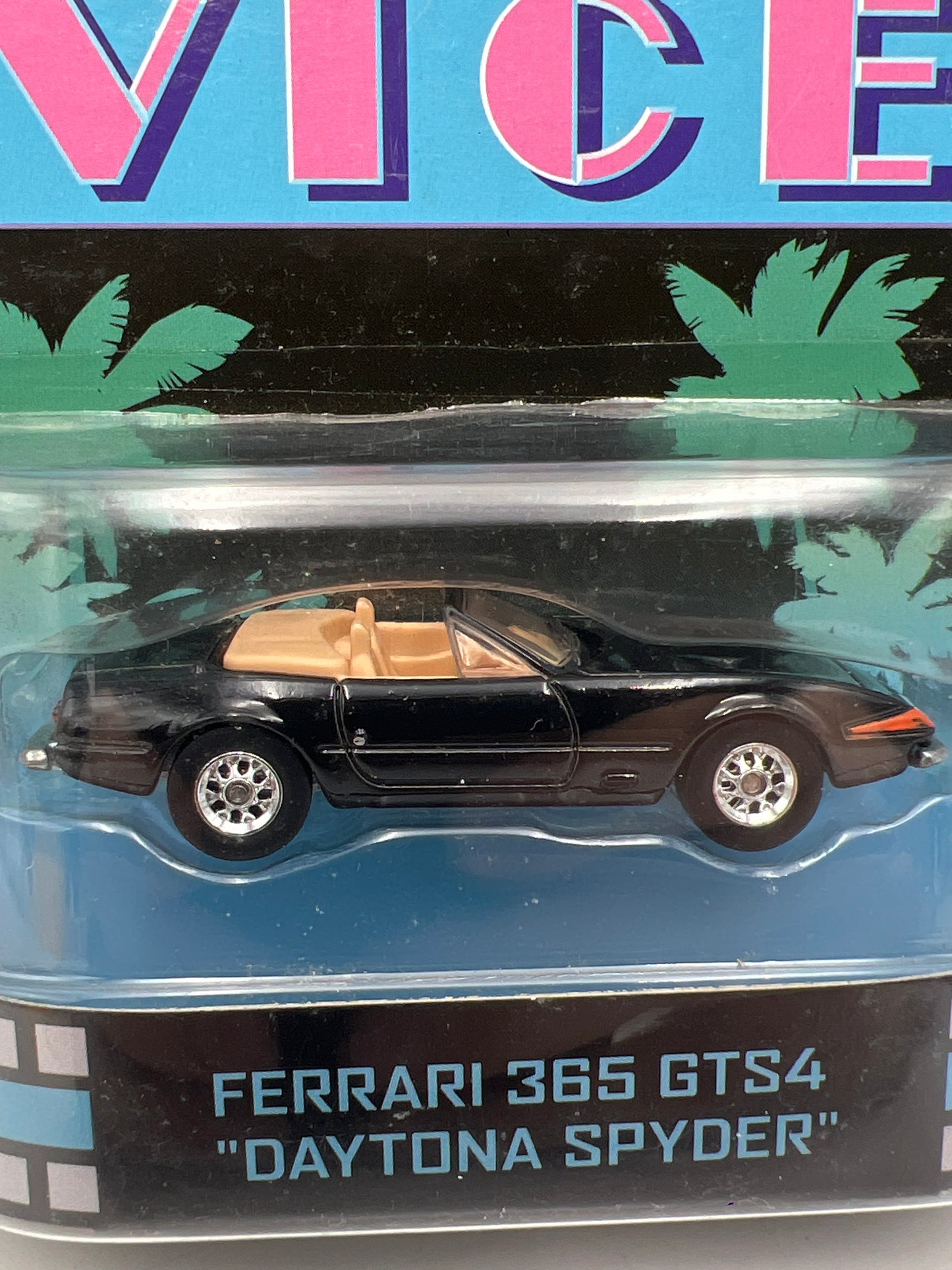 Hot Wheels Retro Entertainment Miami Vice Ferrari 365 GTS4 Daytona Spyder W/Protector