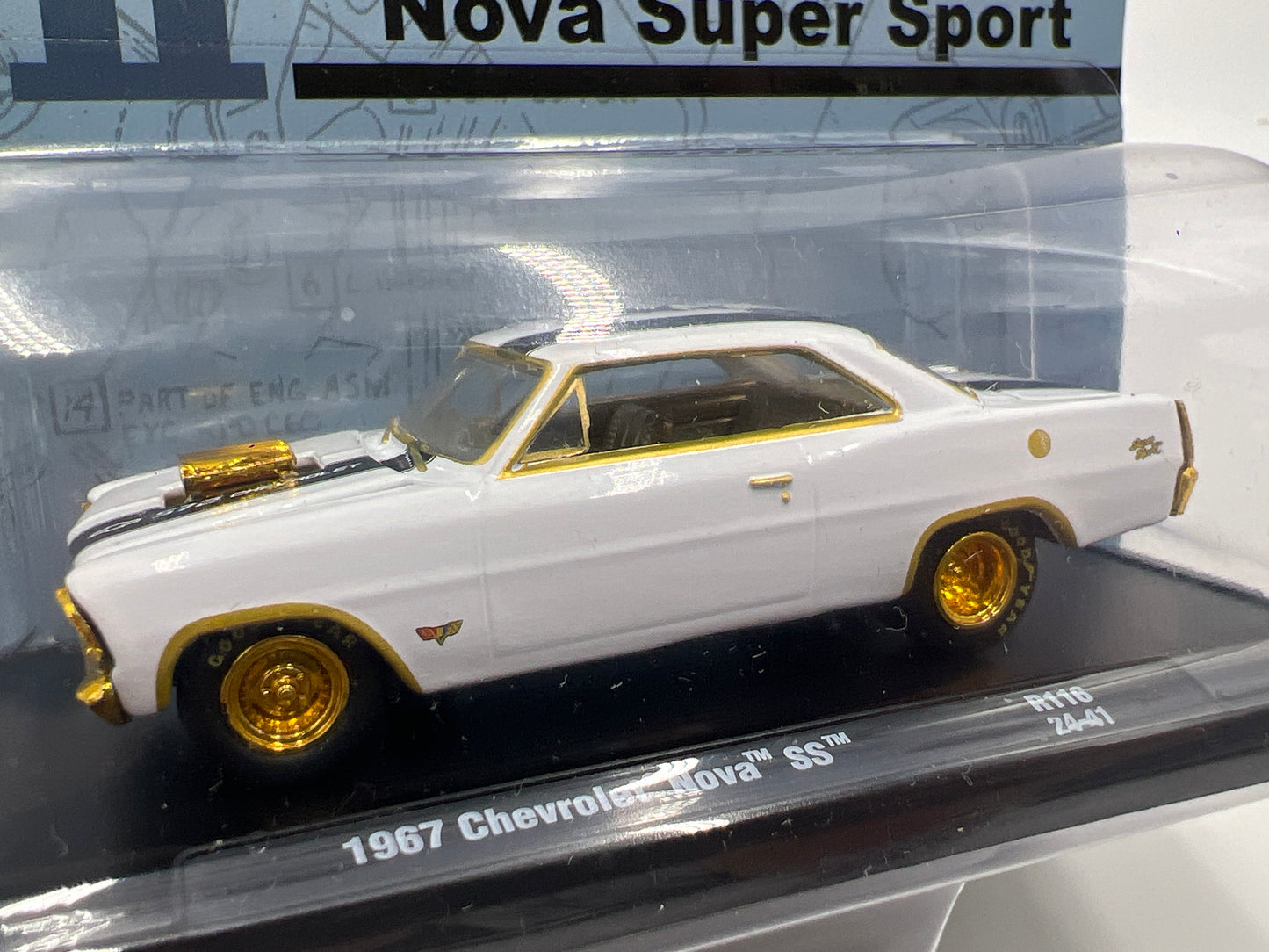 M2 Machines Auto-Drivers CHASE 1967 Chevrolet Nova SS White R116 Cracked Blister