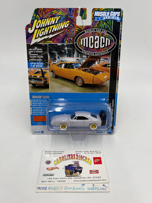 Johnny Lightning White Lightning Muscle Cars USA MCACN 1969 Dodge Charger Daytona White