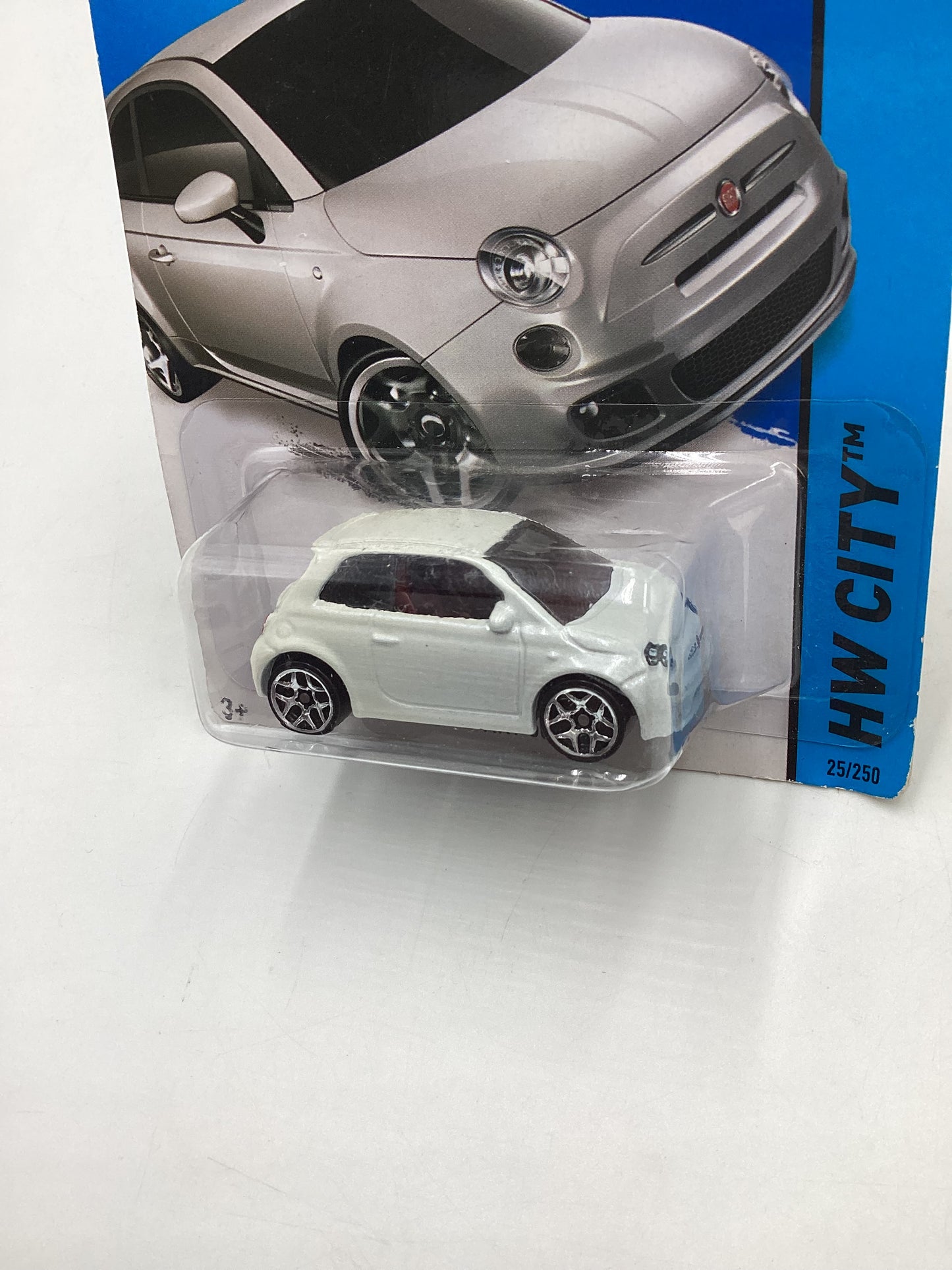 2014 Hot wheels HW City #25 Fiat 500 White (Bad Card)