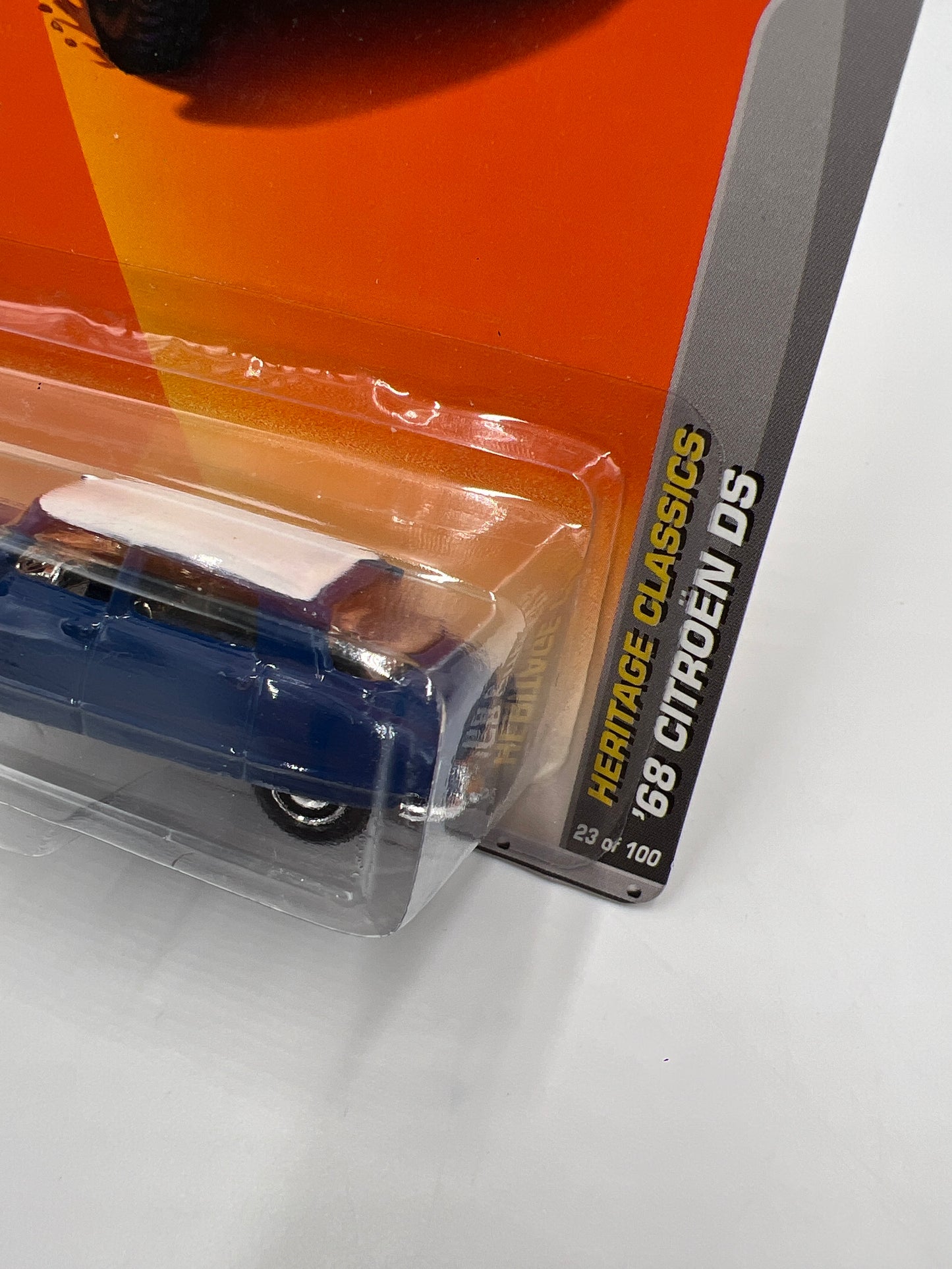 Matchbox Heritage Classics #23 68 Citroen DS Blue 216N
