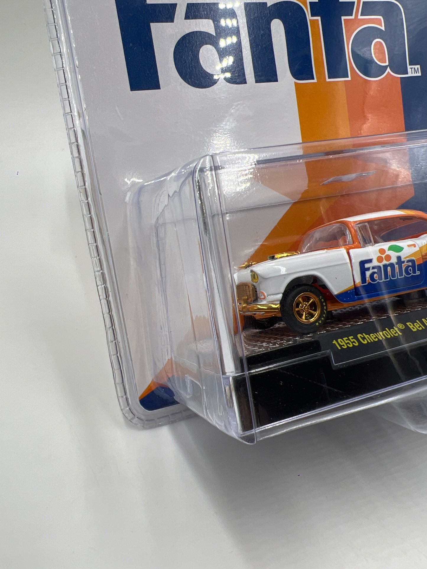 M2 Machines Fanta CHASE 1955 Chevrolet Bel Air Hardtop Custom A33