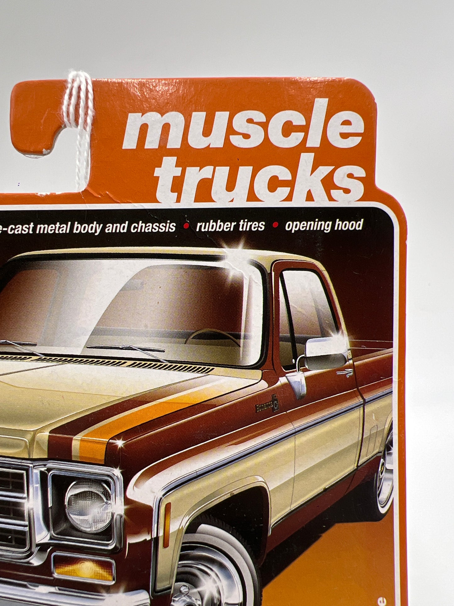 Auto World Muscle Trucks Release 2 Version A 1977 Chevy Bonanza C10 Fleetside Brown/Tan 182E