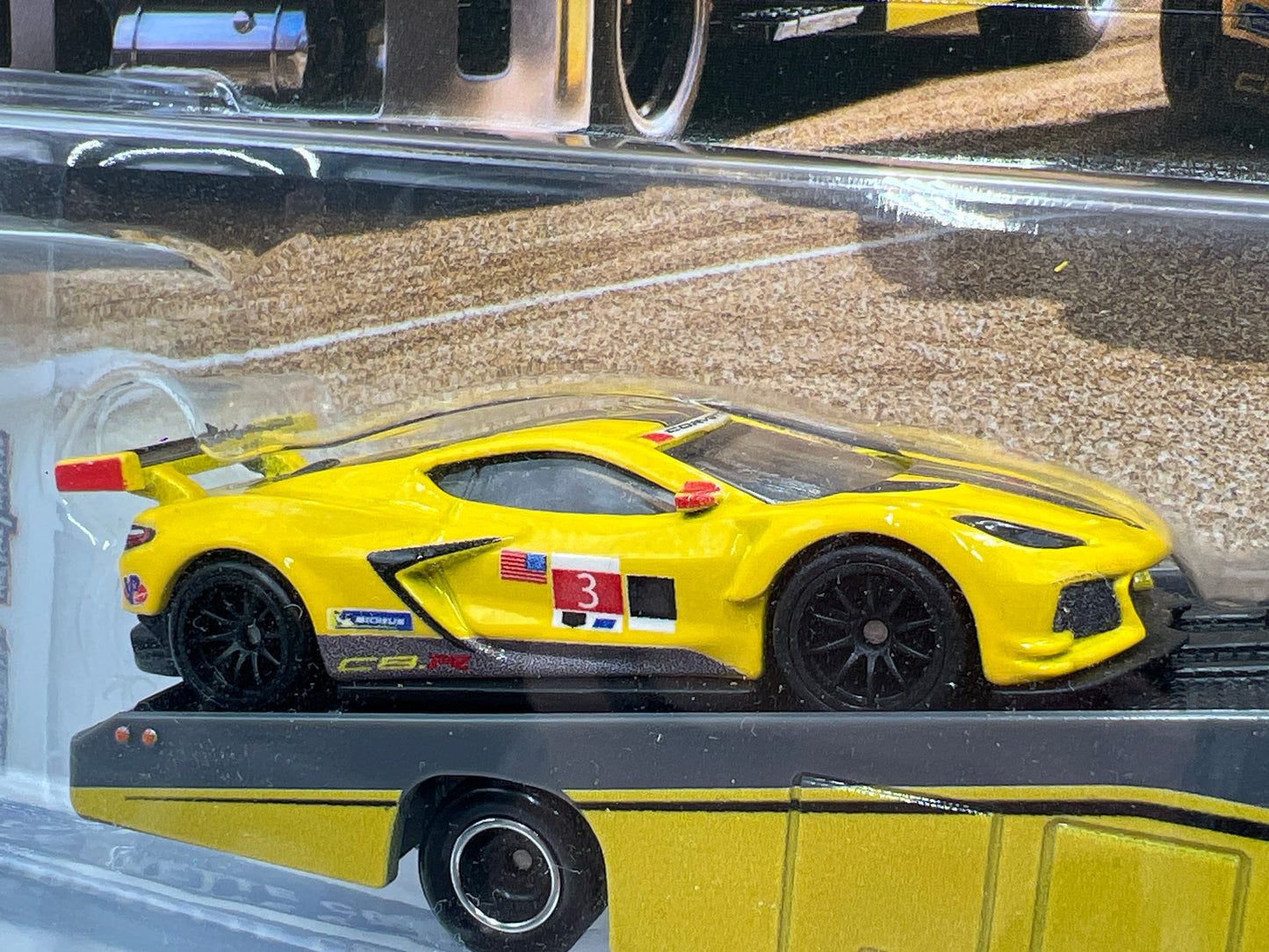 Hot Wheels Team Transport #36 Corvette C8.R & Carry On W/Protector