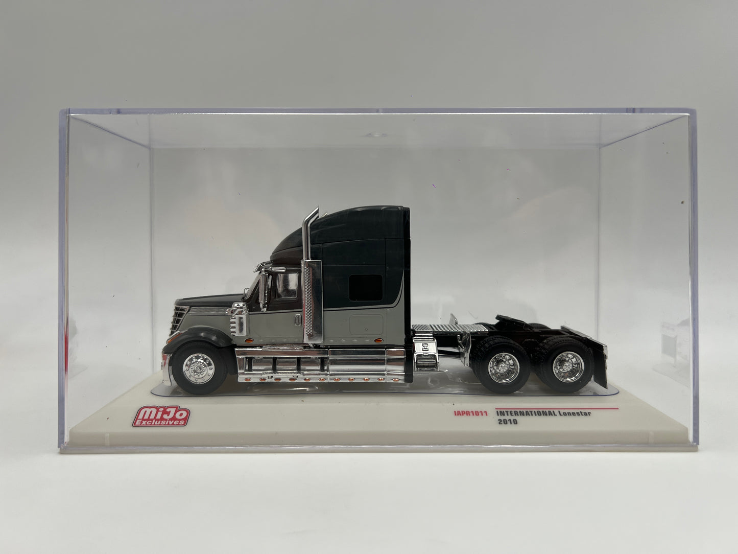 IXO Models 1/64 Mijo International Lonestar Grey 2 Tone Limited E.BK
