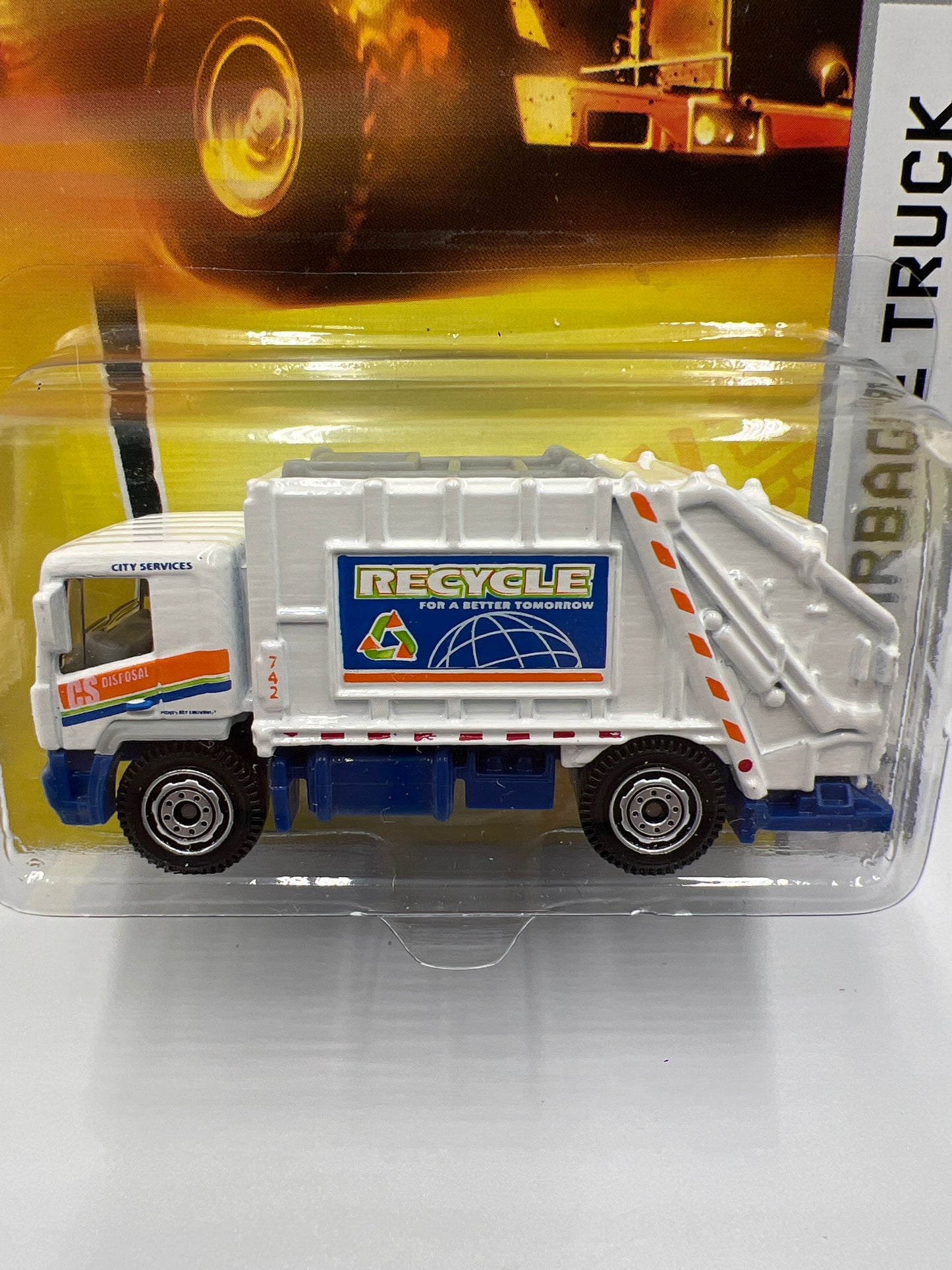 Matchbox #47 City Action Garbage Truck White 209B