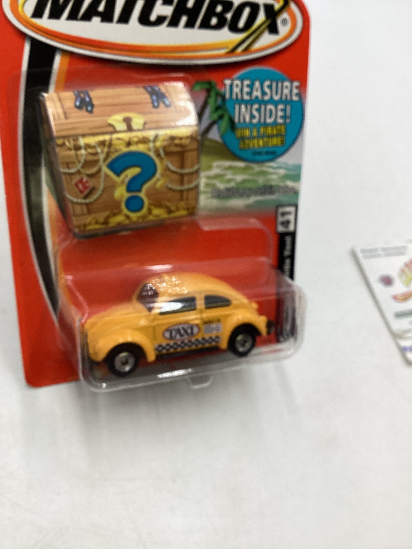 Matchbox Treasure Inside #41 Volkswagen Beetle Taxi 206C