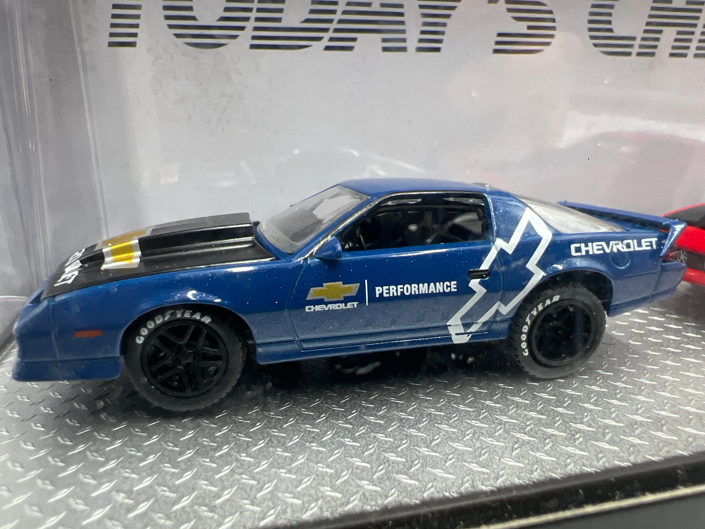 M2 Machines Walmart Exclusive Todays Chevrolet 1985 Chevrolet Camaro IROC-Z 3 Pack S39