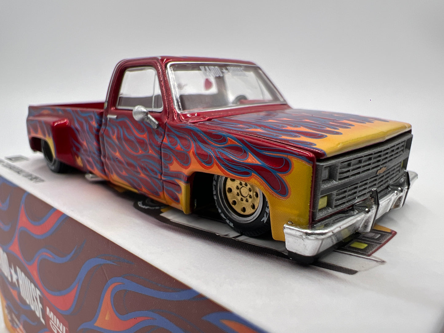 Mini GT x Kaido House #127 Chevrolet Silverado Dually On Fire V1