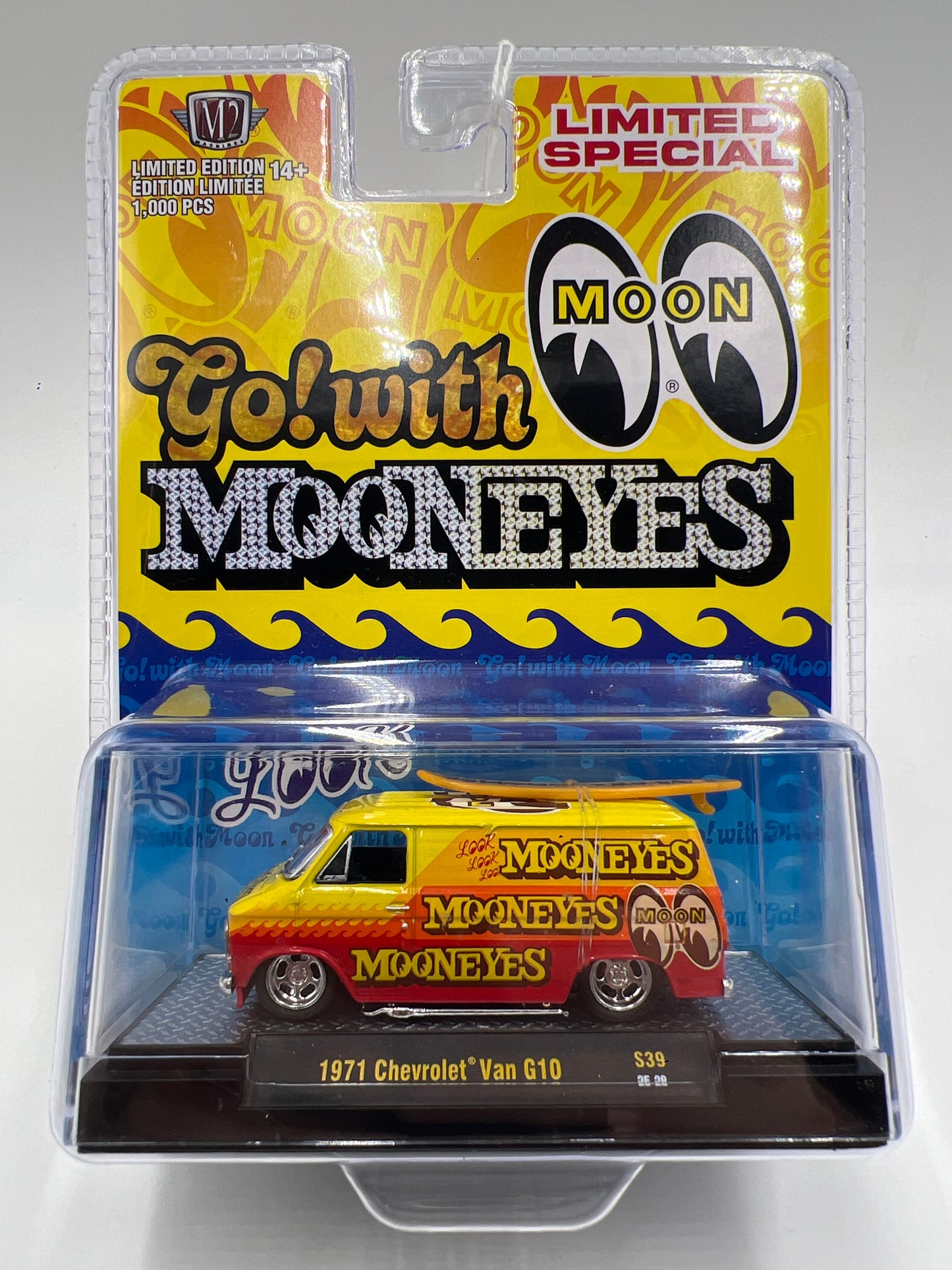 M2 Machines Limited Special 1/1000 Mooneyes 1971 Chevrolet Van G10 S39