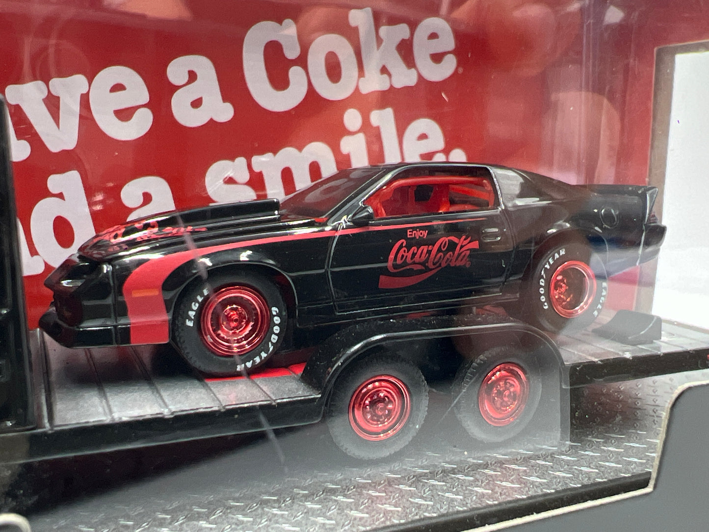 M2 Machines Auto Haulers CHASE Coca Cola 1973 Chevrolet Cheyenne Super 10 4x4 & 1985 Chevrolet Camaro IROC-Z TW07